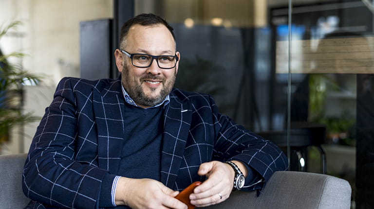 cardiorenal stories_cardcarousel_NickH